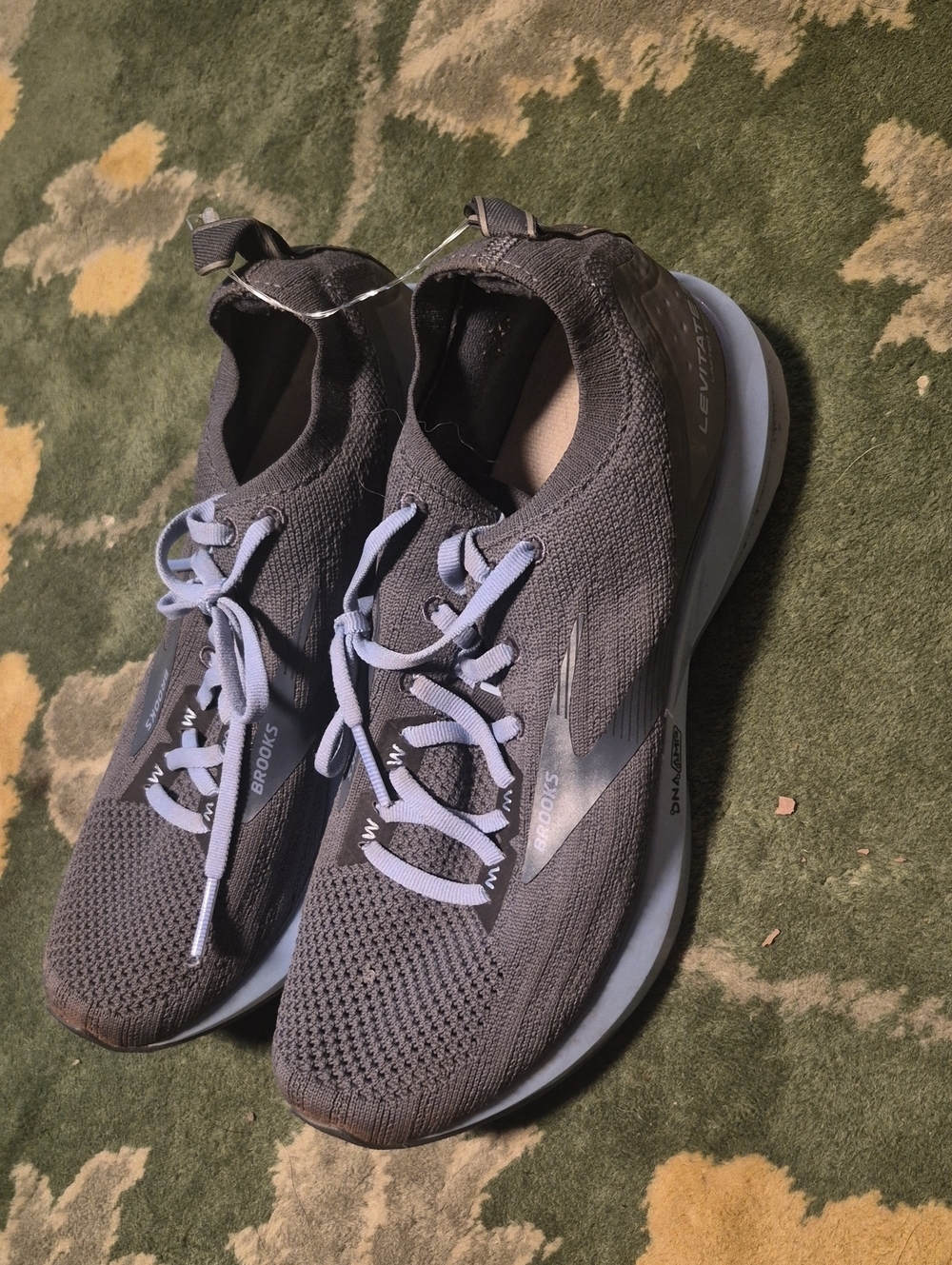 Brooks Men's Gray and Light Blue Levitate Running Shoes